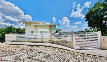 QUALIDADE DE VIDA E EXCLUSIVIDADE EM UMA CASA PENSADA PARA VOCÊ!