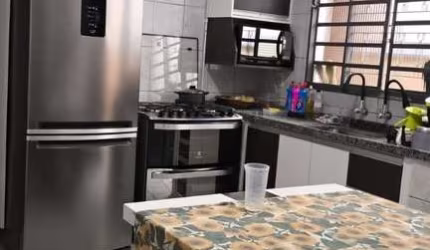 Casa com 3 quartos à venda na Abrahão Pinsky, 122, Caguassu, Sorocaba por R$ 393.000