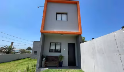 Casa em condomínio fechado com 2 quartos à venda na Avenida Cleise Terezinha Rosa Silva, 38, Recreio dos Sorocabanos, Sorocaba por R$ 277.990
