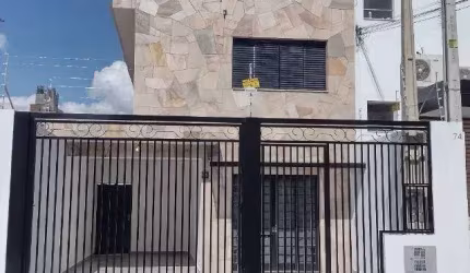 Casa com 3 quartos à venda na Rua Santa Terezinha, 99, Vila Augusta, Sorocaba por R$ 720.000
