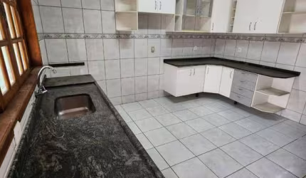 Casa com 3 quartos à venda na Rua Epaminondas Neves, Jardim Astro, Sorocaba por R$ 790.000