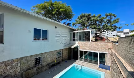 Casa com 3 quartos à venda na Rua Vinte e Três de Março, 312, Itaguaçu, Florianópolis por R$ 850.000
