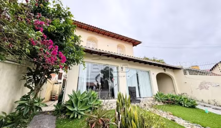 Casa com 4 quartos à venda na Rua Paula Ramos, 1028, Coqueiros, Florianópolis por R$ 2.620.000