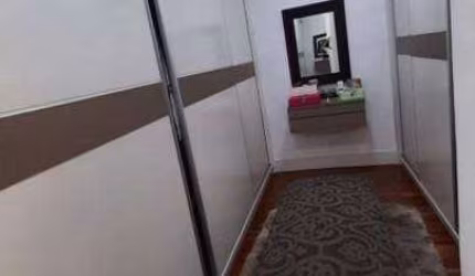 Excelente casa no miolo da Granja Viana!