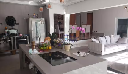 Casa em Vargem Grande 5 Suítes/Piscina