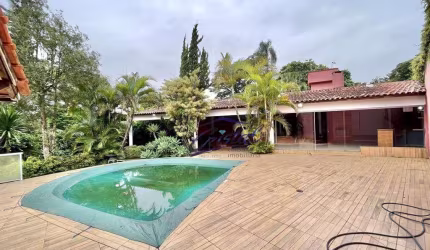 Casa com 4 dormitórios (1 suíte), lareira, piscina e churrasqueira! à venda, 409 m² - Chácara São João - GRANJA VIANA - Carapicuíba/SP