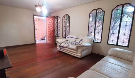Casa Térrea de 240m² com 2 dormitórios  2 banheiros 2 vagas de garagem ótimo para construtores