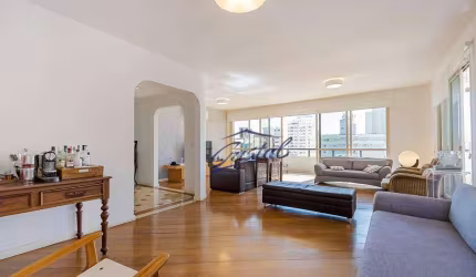 Apartamento 247 m² vende R Conselheiro Brotelo