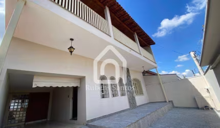 Casa para Venda em Mogi Guaçu, Jd. Centenário, 4 dormitórios, 2 suítes, 2 banheiros