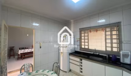 Casa para Venda em Mogi Guaçu, Parque dos Eucaliptos I, 2 dormitórios, 2 banheiros, 3 vagas