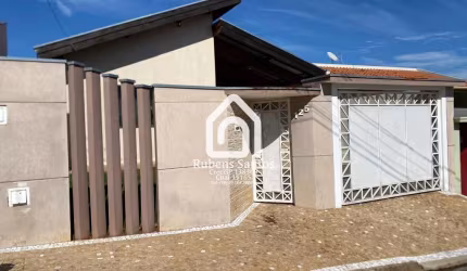 Casa para Venda em Mogi Guaçu, Parque dos Eucaliptos I, 2 dormitórios, 2 banheiros, 3 vagas