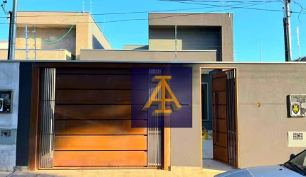 *CASA COM REFINADO ACABAMENTO E PORCELANATO