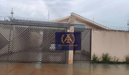 CASA COM 2 SUITES COM QUINTAL