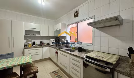Casa em Condomínio Térrea