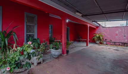Casa com 03 quartos no bairro Canelas