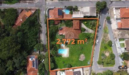 Casa á Venda com ampla área externa localizada no Boa esperança