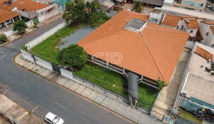 Casa comercial com aproximadamente 1.500 m², próximo Avenida Miguel Sutil