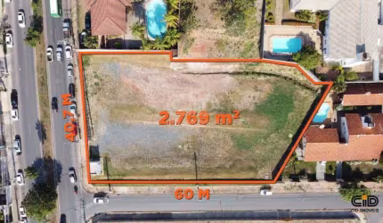 Terreno com mais de 2.700 m², 2 frentes e a poucos metros da Av. Miguel Sutil