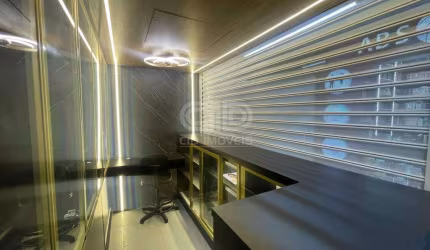Loja comercial com aproximadamente 6m² no Centro comercial Feirão dos Importados