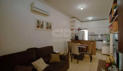 Casa com três quartos no Bairro Jardim Costa Verde