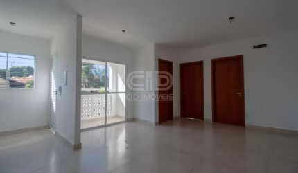 Apartamento com dois quartos no Condomínio Residencial Maria Helena