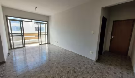 Apartamento com 2 quartos no Edifício Atalaia