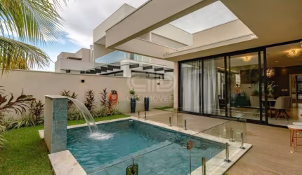 Casa com 3 suítes e piscina no Cond. Alphaville II