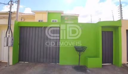 Sobrado com três quartos no bairro Ipase em Várzea Grande