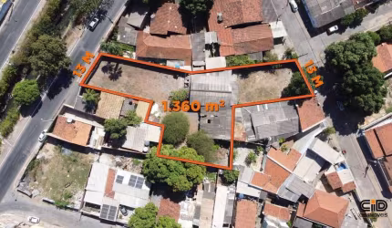 Casa comercial á Venda no bairro Praeiro