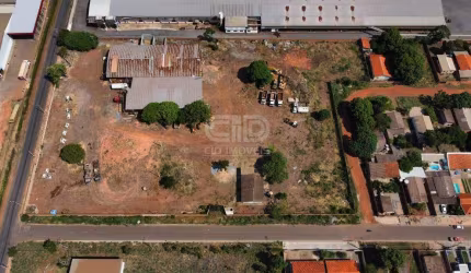 Área comercial à venda, próximo a Av. Governador Júlio Campos