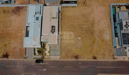 Terreno com 300m² á Venda no Condomínio Florais do Parque