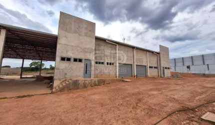 Galpão comercial com 398m² Jardim dos Estados