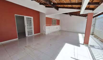 Casa com 3 quartos no Res. Maria de Lourdes