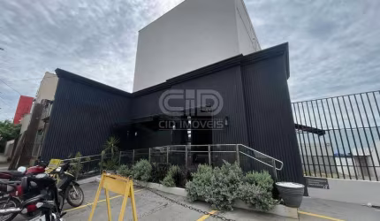 Prédio comercial com aproximadamente 300m² no Centro Sul