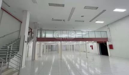 Prédio comercial para locação na Av XV de Novembro