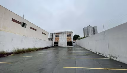 Casa comercial no bairro Consil
