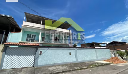 Grande e bela casa duplex com 2 suítes e quintal podendo ser financiada pela Caixa