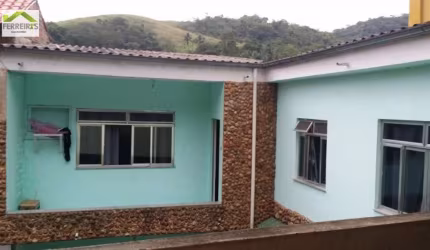 Casa Padrão para Venda em Santo Antônio Duque de Caxias-RJ