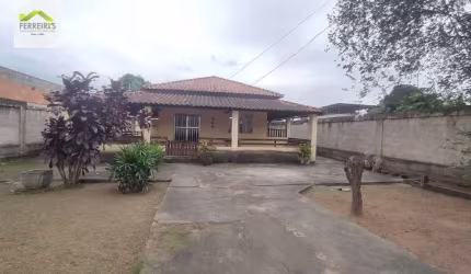 Casa enorme com terreno de 750m² financiada.