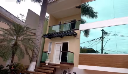 Casa Alto Padrão para Venda em Parque A Equitativa Duque de Caxias-RJ