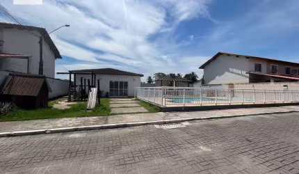 Casa em condomínio 2 quartos, garagem Chácara Arcampo.