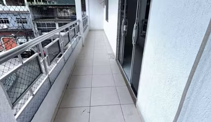 Apartamento em Xerem no centro comercial.