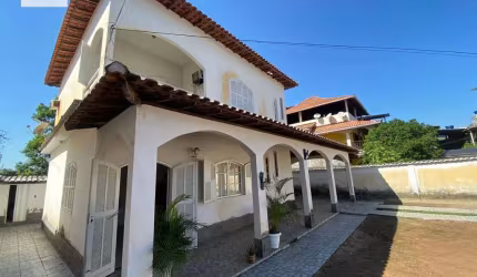 Casa grande em St Cruz da Serra em local único.