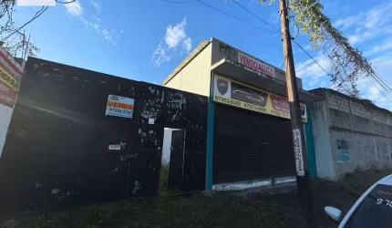 Loja com área total de 420m² em frente a Rio Magé!!!