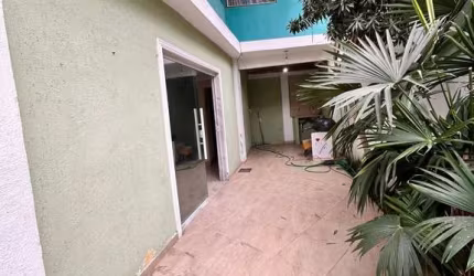 2 casas em Imbariê próximo à rua da feira