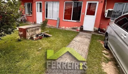 Casa padrão com 2 quartos e garagem