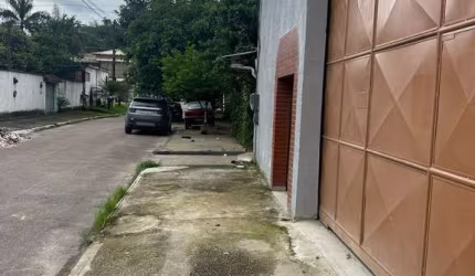 Galpão com 400m² em Vila Canãanl