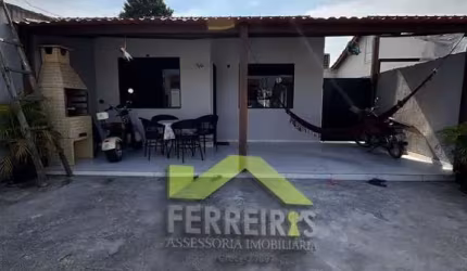Casa Linear Reformada em Condomínio Fechado