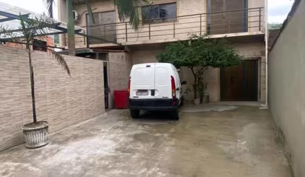 CASA COM 3 QUARTOS, PEDREIRA -XEREM
