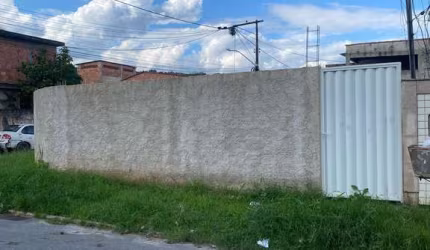 Terreno de esquina todo murado
